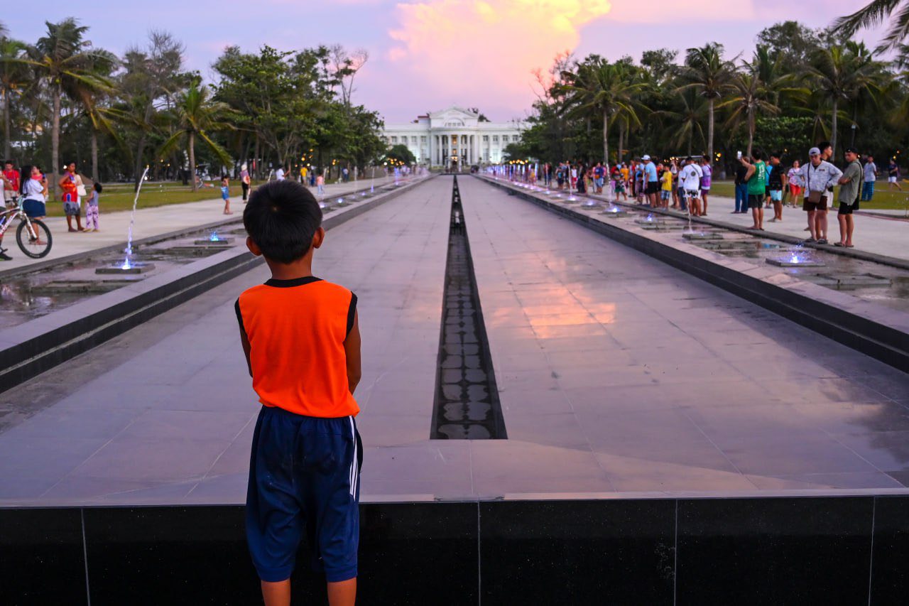 Pangasinan Capitol Reflecting pool at Interactive fountain